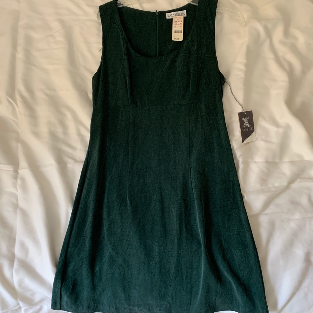green dress